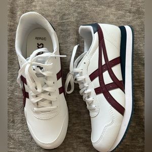 NWB ASICS Tiger Runner Sneaker